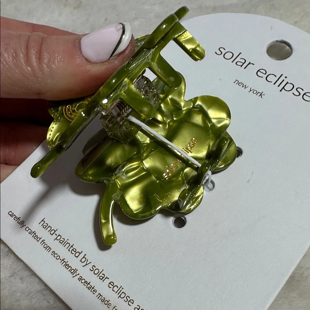 Anthropologie lucky charm evil eye green hair claw clip